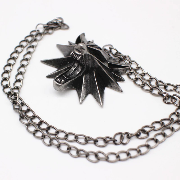 The Witcher School of the Wolf Necklace